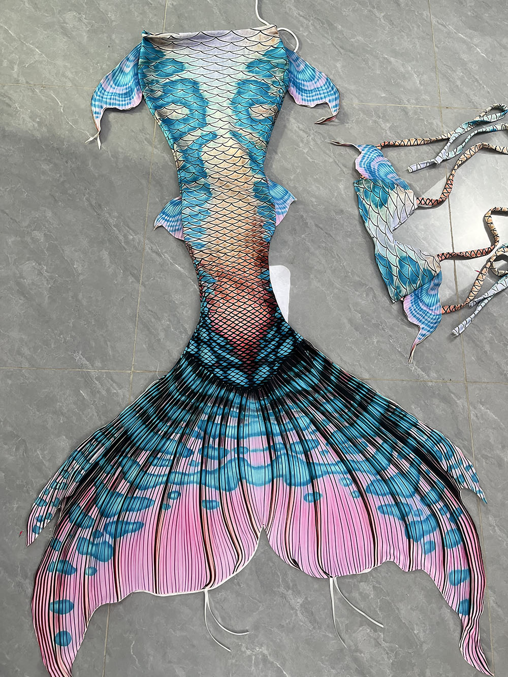 Colorful Dreamy Mermaid Tail A - Aquarium & Marine Museum Universiti Malaysia Sabah Kota Kinabalu Sabah review and price